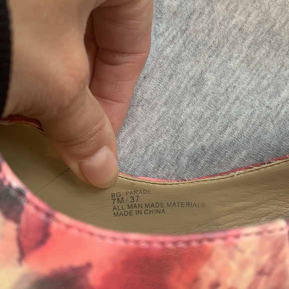 Woman’s BCBGeneration hidden platform heels - Picture 4 of 10